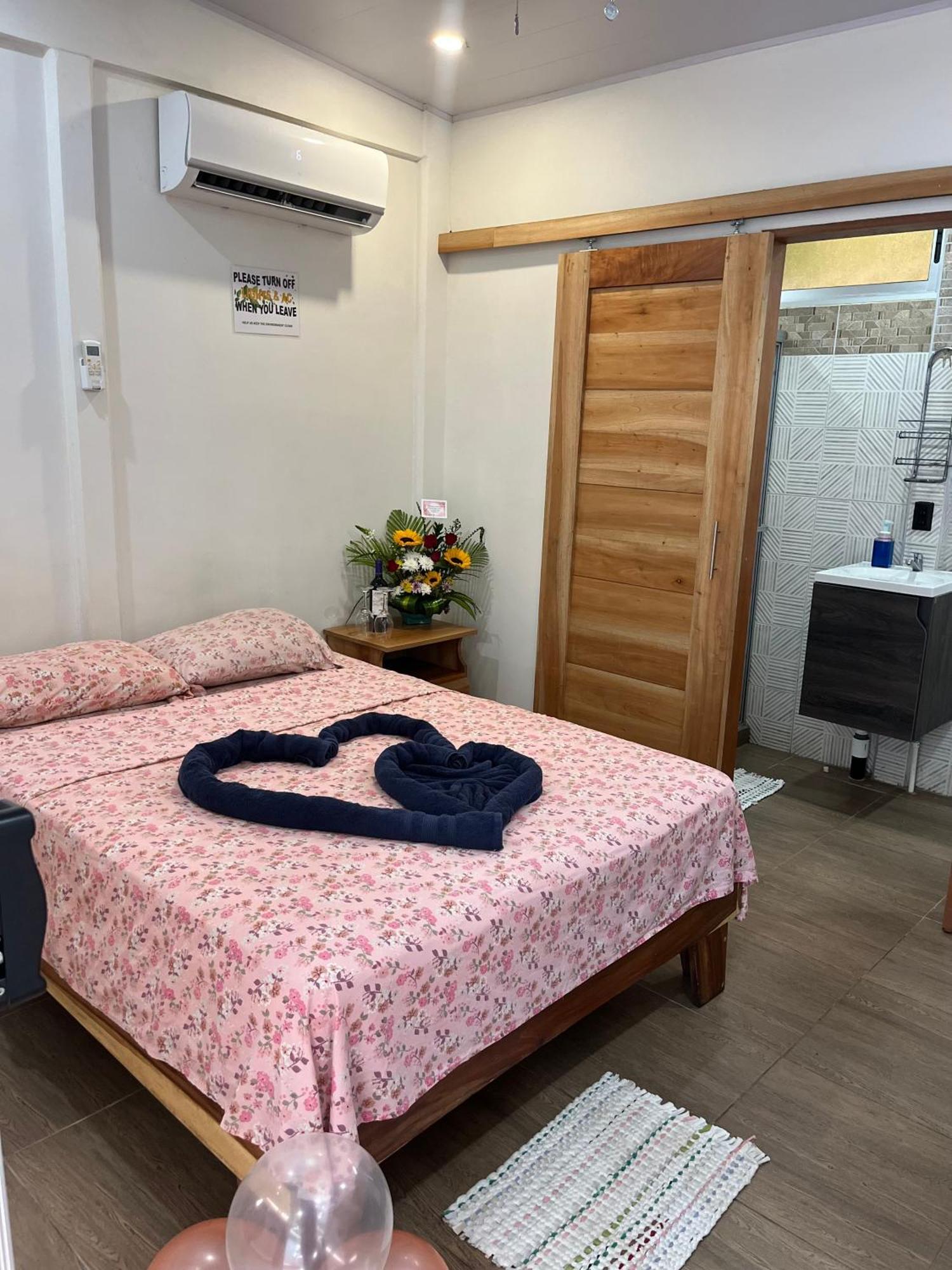 Apartamentos En El Centro De Puerto Viejo Puerto Limon Ngoại thất bức ảnh
